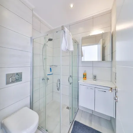 Luxury With Private Pool Διαμέρισμα *