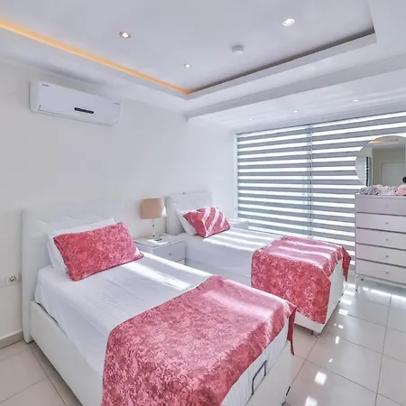 Luxury With Private Pool Φετιγιέ